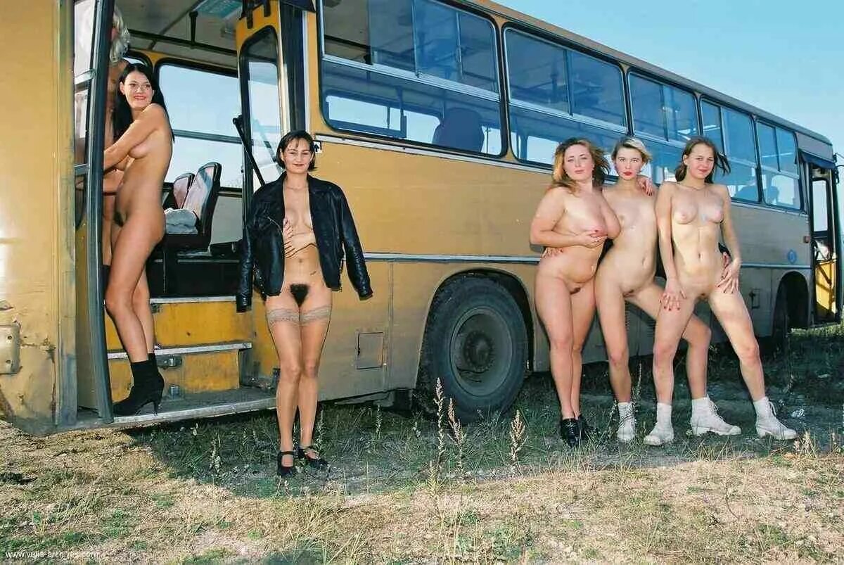 Вышла Голой Из Автобуса