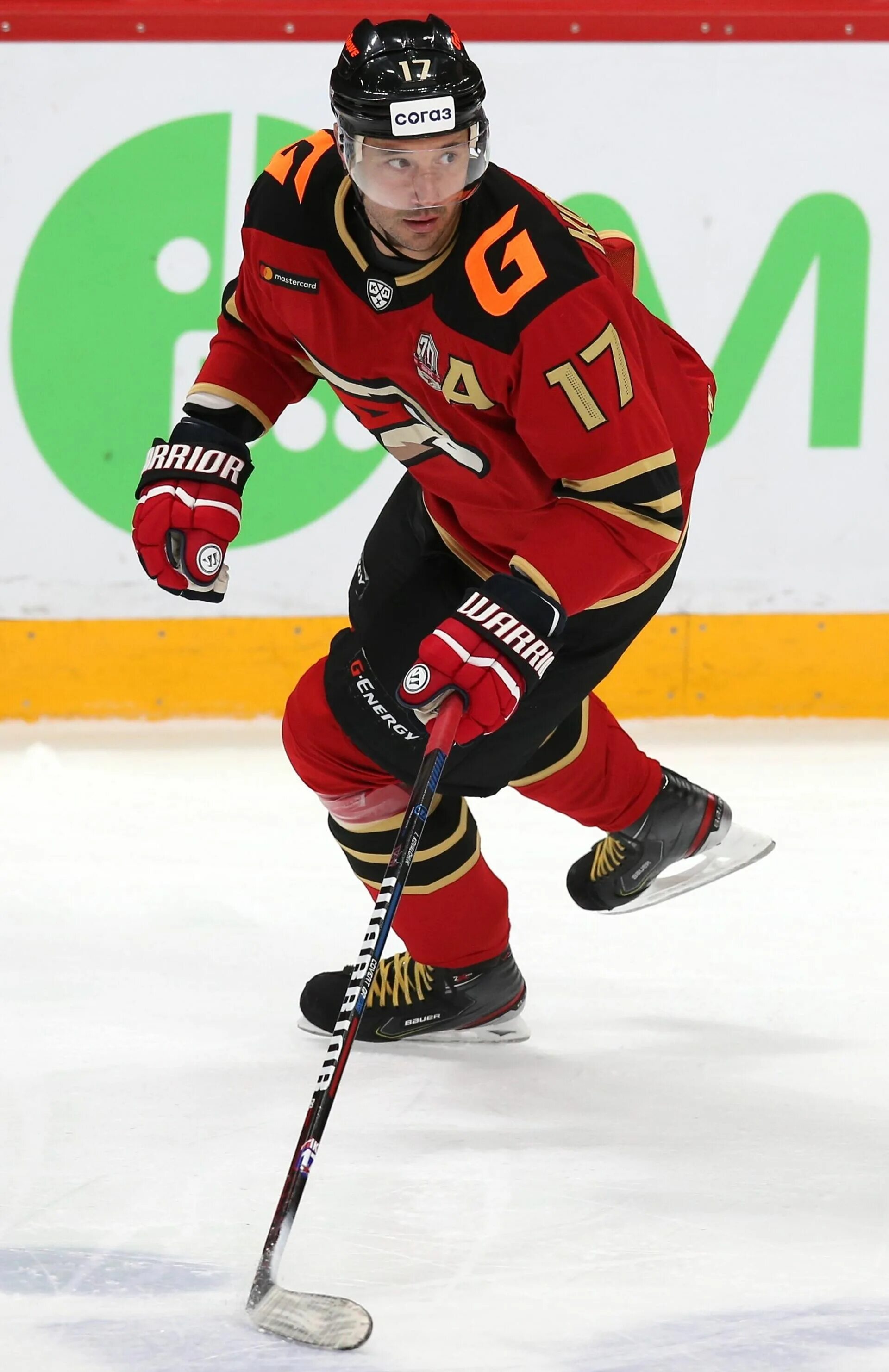 Ковальчук авангард. Илья ковальчук хоккеист. Илья ковальчук. Что случилось с ковальчуком в хоккее. Ковальчук сборная россии.