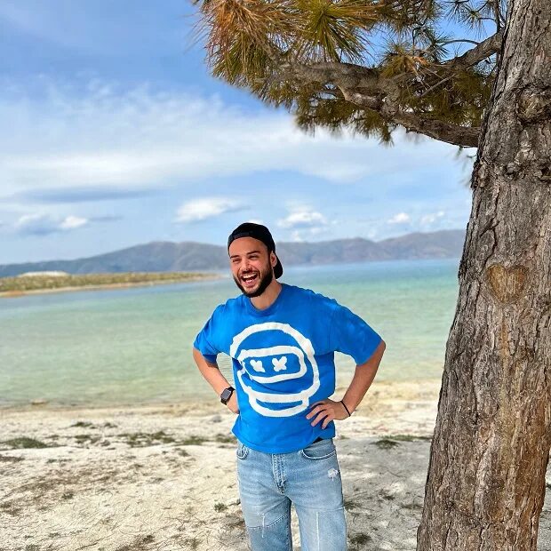 Данелян маис. Маис бабаян. Маис варданян. Маис варданян блоггер. Маис варданян блоггер.