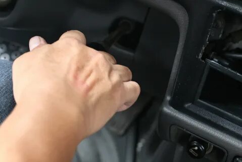 Прикоснулся к машине