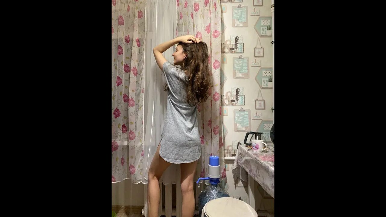 Перископ в ванной. Девушки в перископе. Перископ женщина 18. Periscope girls танцуют. Девочка перископ милашки.