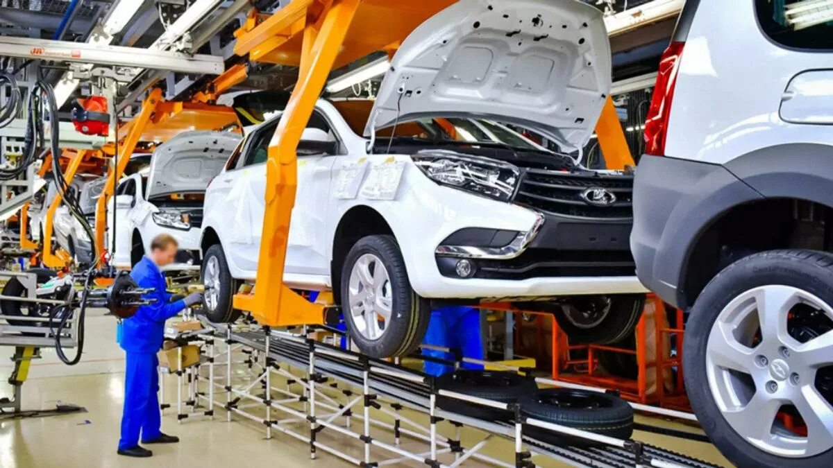 Автоваз разработал. Lada vesta на конвейере. автоконцерн автоваз. заводы автоваза в россии. автомобильный конвейер.