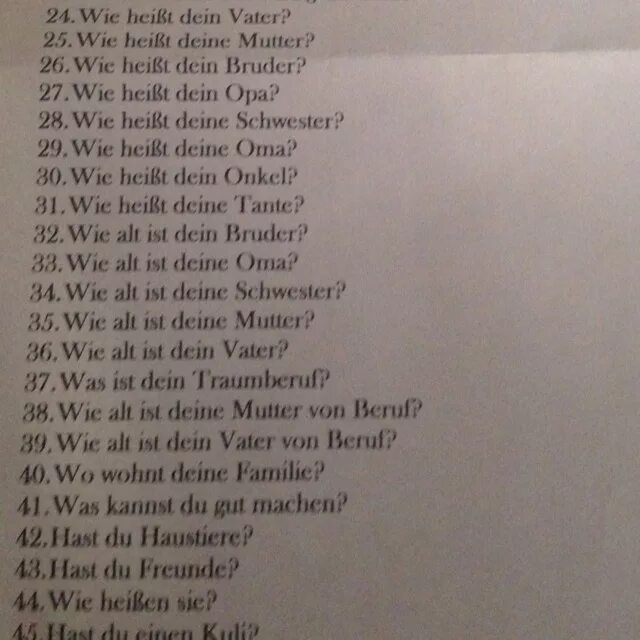 Dein или deine Anna. Стих dein Vater deine Mutter. Deine Mutter перевод. Прилагательные перед существительным wie alt ist deine kleine Schwester.