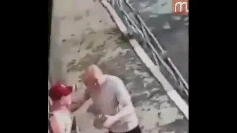 Избили дедов