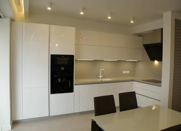 Кухня минимализм. Бежевый матовый антискретч 2030-04 фасад. Бежевая глянцевая кухня. Белая глянцевая кухня. Бежевая глянцевая кухня.