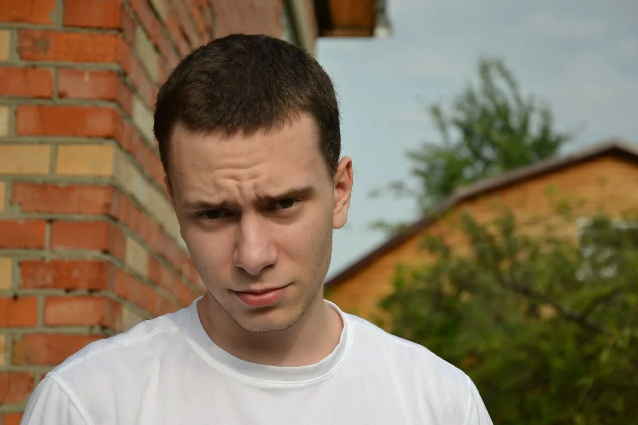 Сколько лет дмитрию иващенко. Дмитрий иващенко. иващенко дмитрий александрович. иващенко дмитрий владимирович. певец дмитрий иващенко.