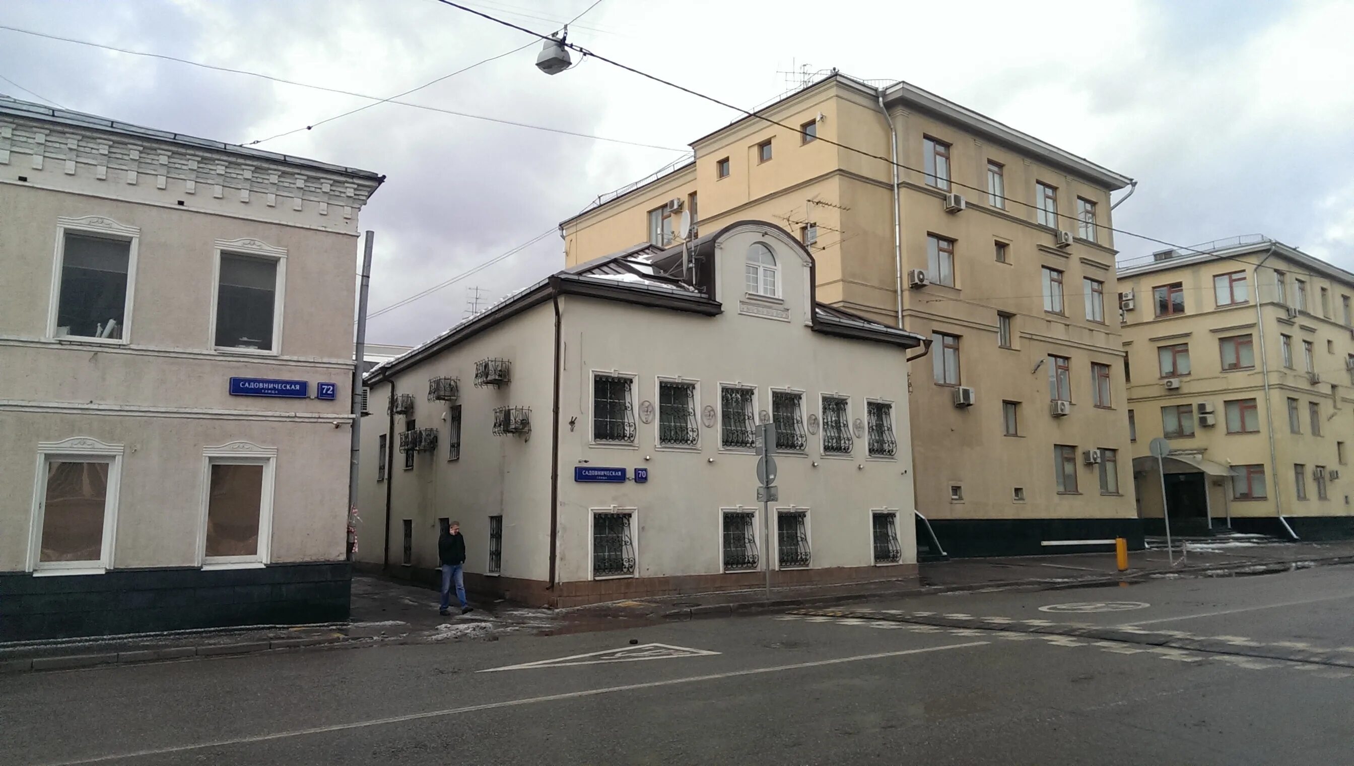 на ул. Садовническая, 54с1
