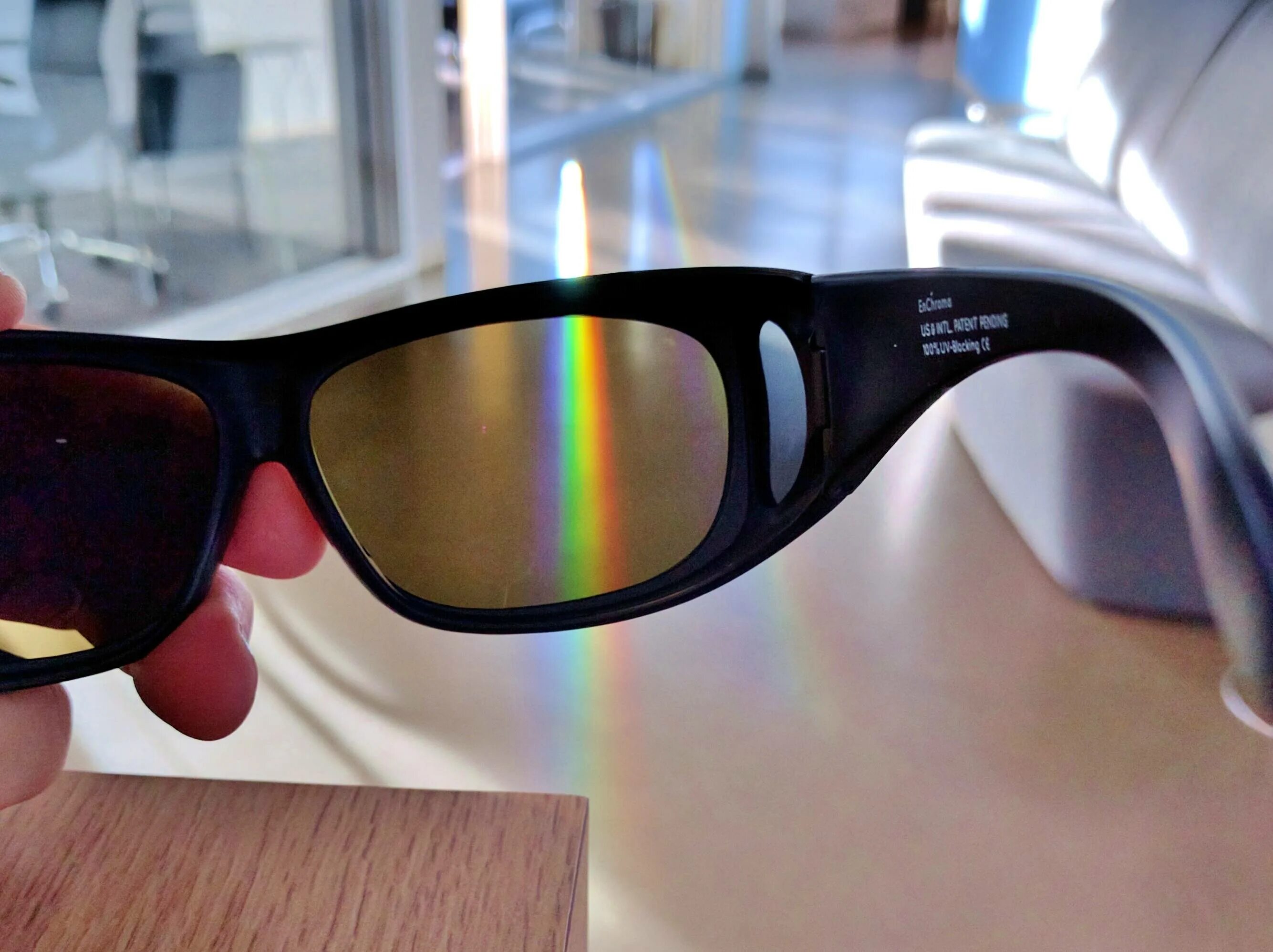 Очки для дальтоников чтобы видеть. Очки Enchroma. Очки для дальтонизма. Энхрома очки для дальтоников. Очки для коррекции цветовосприятия.