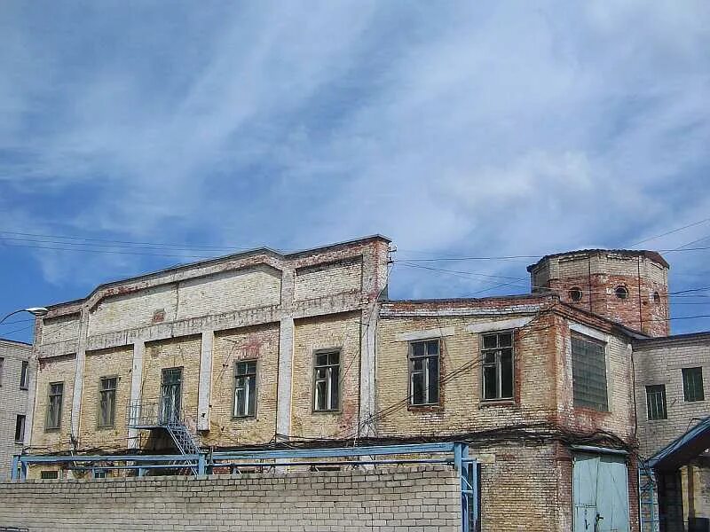 Ярославская овчинная фабрика. Ярославская овчинно-меховая фабрика куртка пилот. Овчинно меховая фабрика. Меховые и овчинно шубные изделия. Меховая фабрика фирмы ovchinka изделия дубленки.