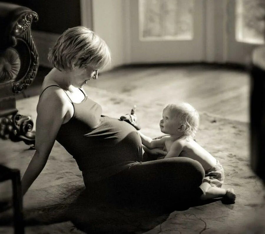 Малыш и мама. Мама и ребенок Эстетика. Мама и дети трогательные. Любовь матери к ребенку.