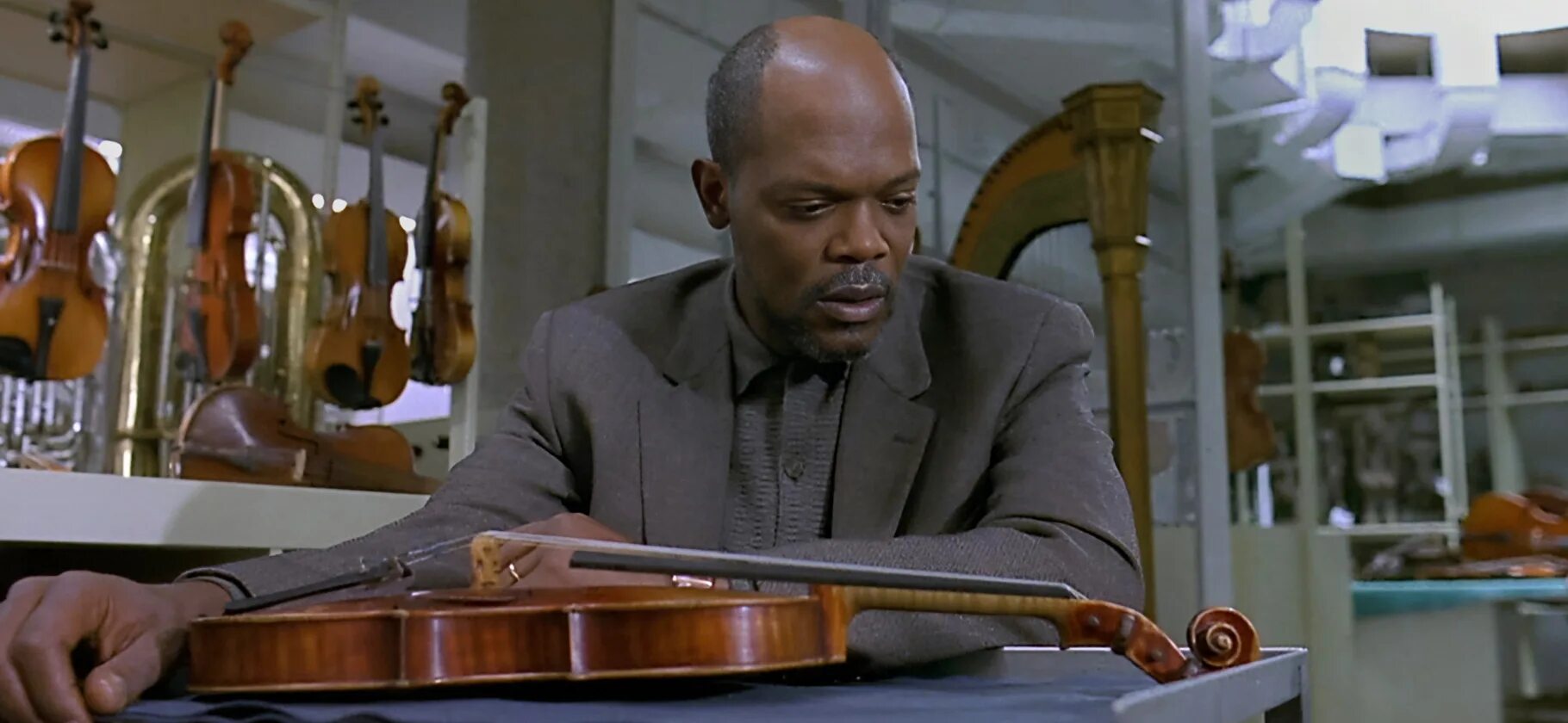 Темнокожие скрипачи. Красная скрипка 1998