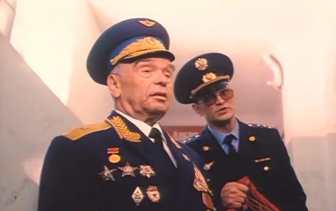 Хлебай ханку. Ненавижу себя ненавижу. Шаинский генерал дмб. Дмб фильм 2000. Хлебай ханку.