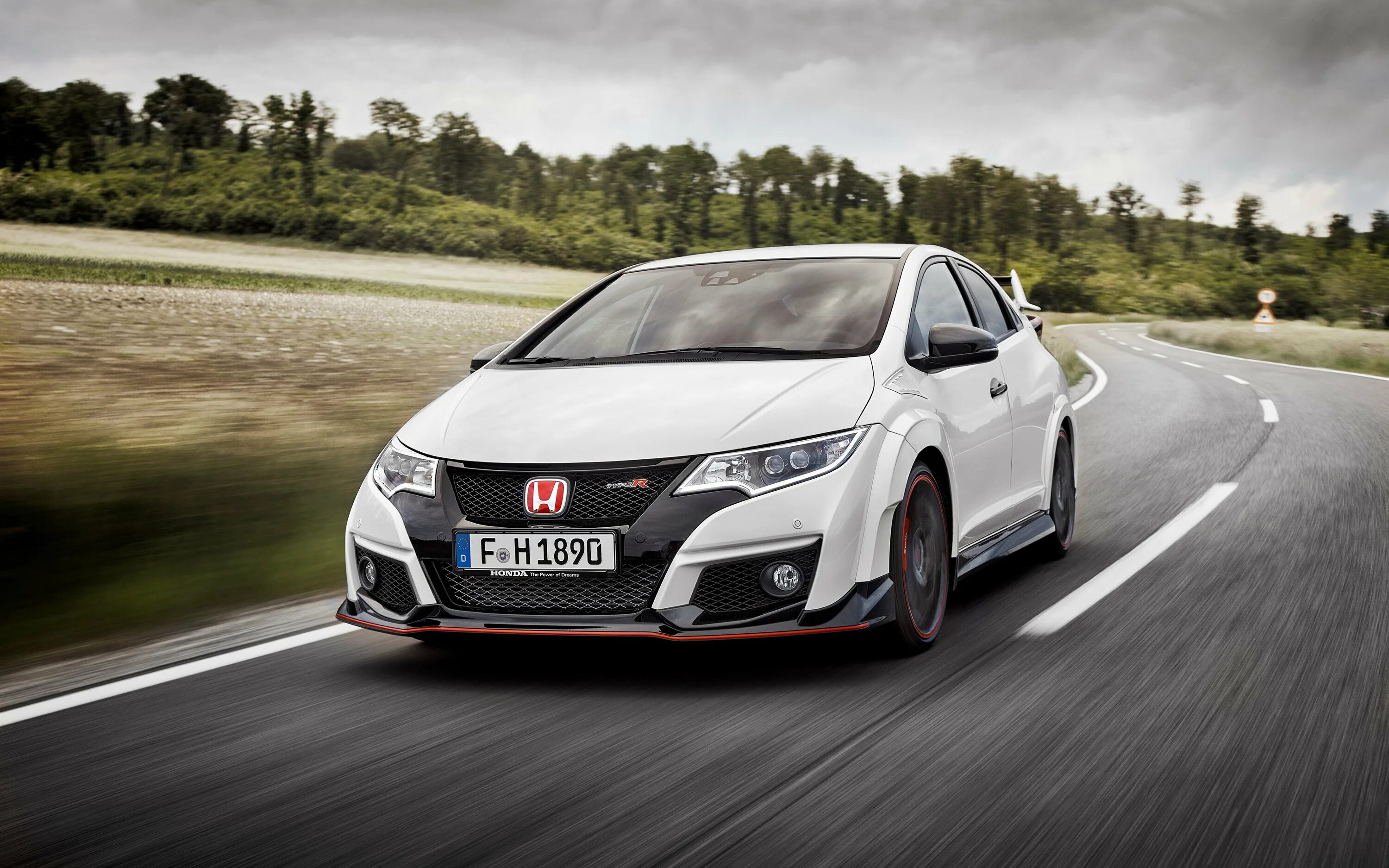 Honda страна. Хонда Цивик тайп р 2015. Honda Civic Type r 2015. Хонда тайп р 2015. Honda Civic Type r белая.