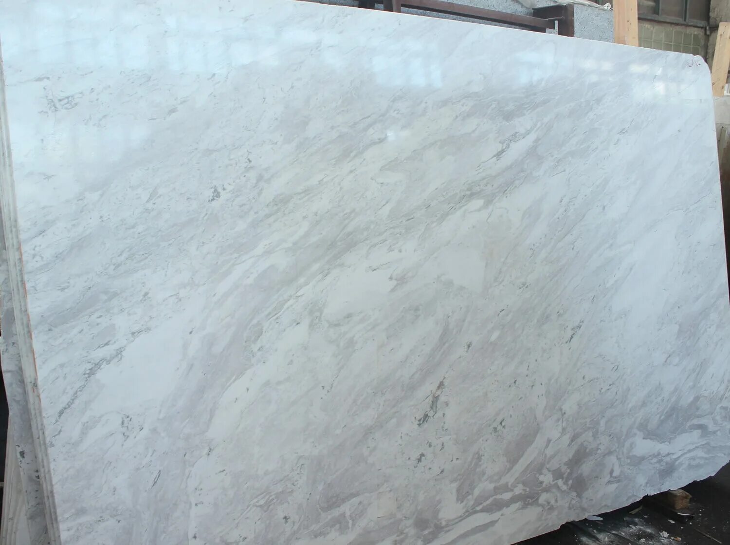 Volakas мрамор. Мрамор в древней греции. Слотекс 2384 мрамор греческий. Каррарский мраморный карьер. Мрамор греции.