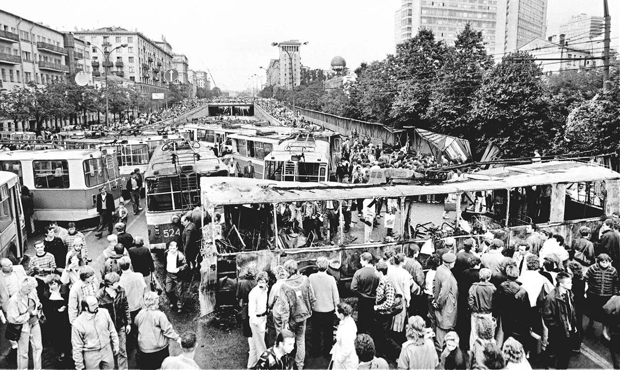 08 1993. 1993 августовский путч танки. Августовский путч танки. 21. 21.