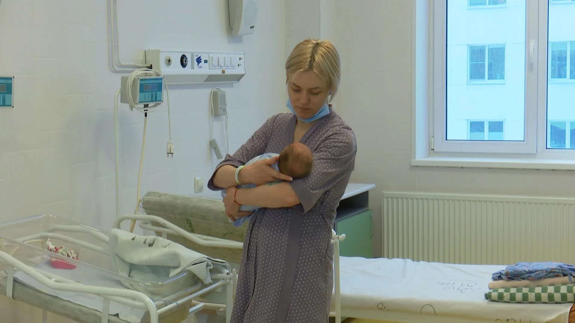 Родила под. Кулаково перинатальный центр. Рождение ребенка потуги. Родила под. Тульский областной перинатальный центр выписка.