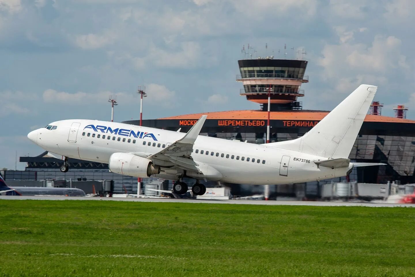 Armenia airlines. Boeing 737 Armenia Aircompany. Боинг 737 армянские авиалинии. Armenia Aircompany самолеты. Armenia Airways в Шереметьево.