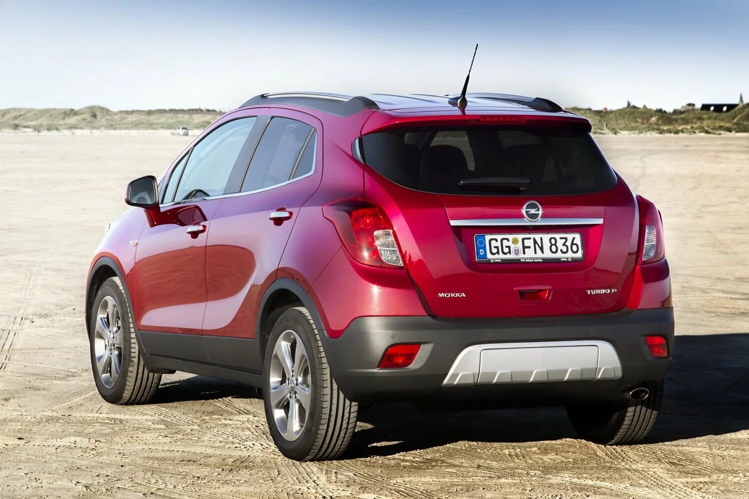 Кроссовер с акпп. Opel паркетник Mokka. Opel Mokka 2012. Opel Mokka Turbo 4x4. Opel Mokka 2023.