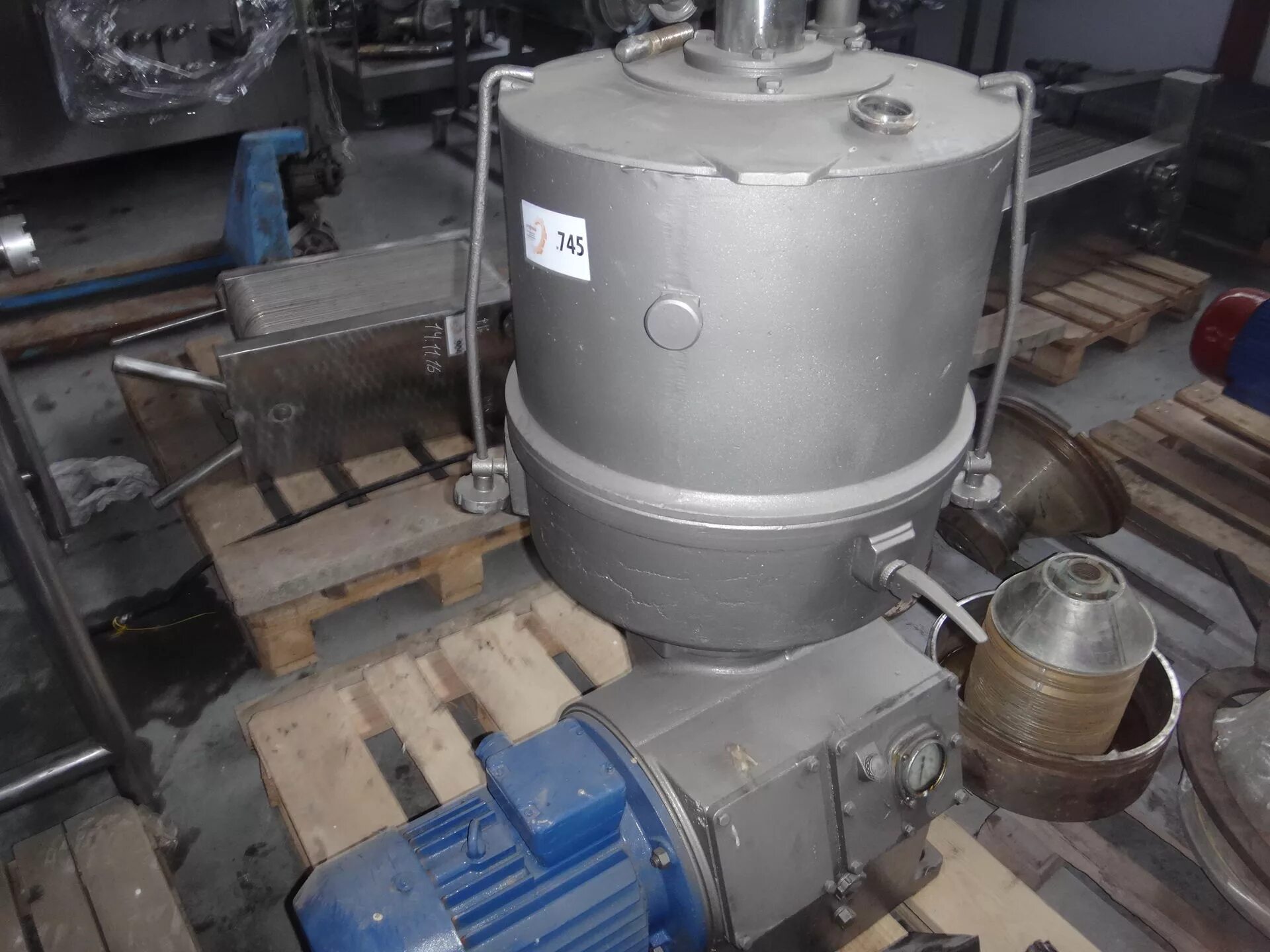 Сепаратор сливкоотделитель р3-опс. Осд 500 сепаратор. Сепаратор мотор сич умница. Сепаратор очиститель молока. Сепаратор мотор сич 100.