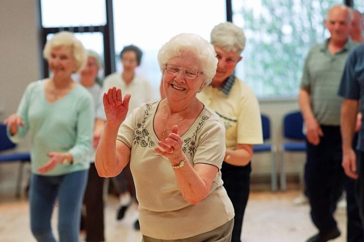 Где бабушки танцуют. Танцы для пожилых. Пожилые люди. Мероприятия для пожилых людей. Социальная адаптация пожилых людей.
