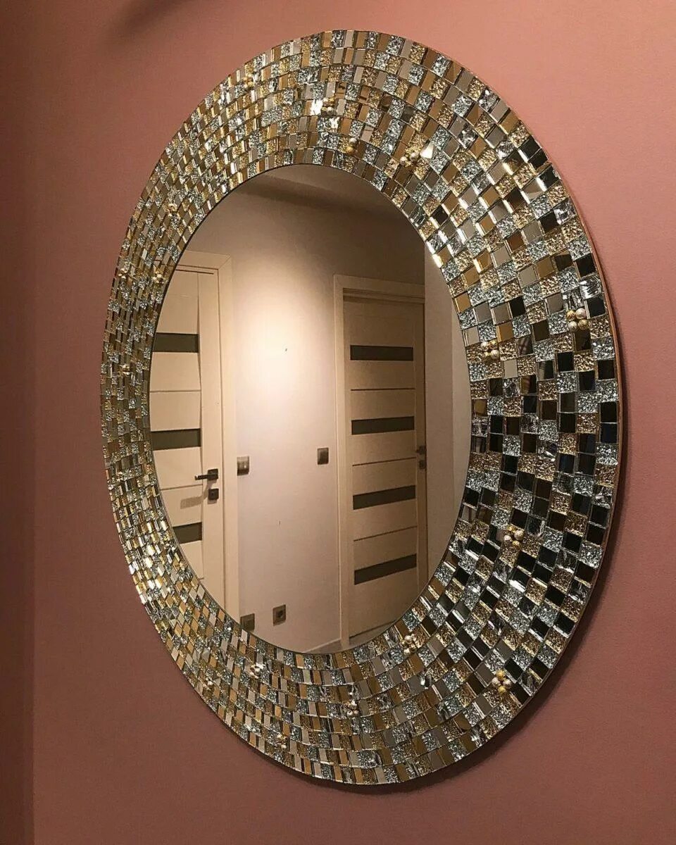 Идеи с зеркалом. Дизайнерские зеркала. Зеркало круглое. Необычные зеркала. Декор зеркала мозаикой.