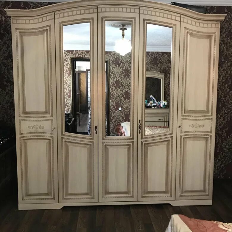 шкаф купе элизиум 2 дв киргу. спальня даниэлла орех арида. мягкая мебель фараон корона гойты. хасавюрт мебельные. киргу хасавюрт.