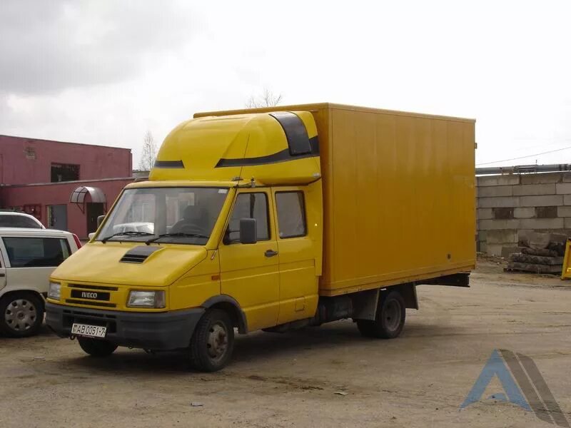 Купить дубль кабину. Iveco Daily фургон спальник. Iveco Daily 70 c 15 закабинный спальник. Ивеко Дейли с надкрышным спальником. Ивеко 5т спальник.