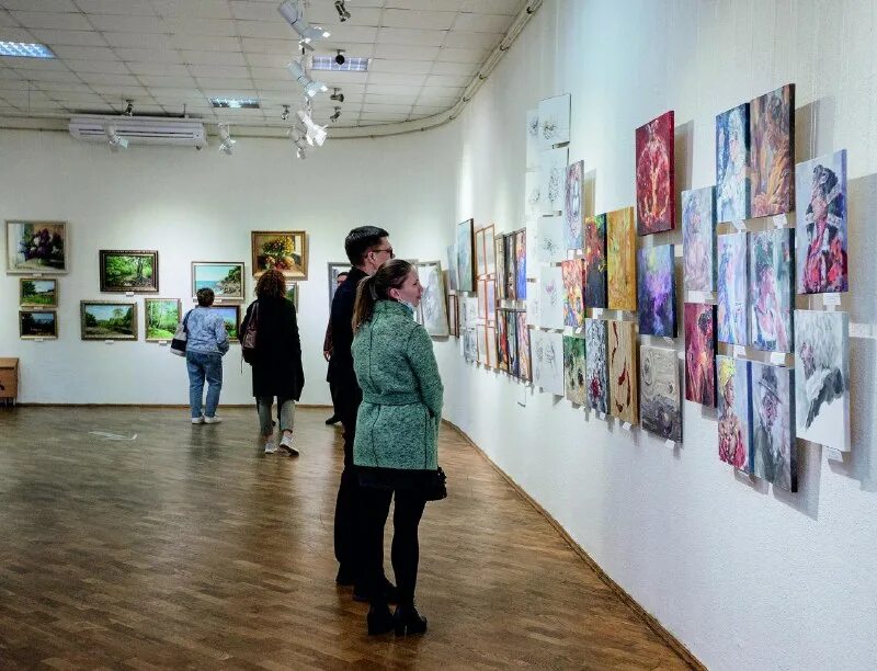 5. м. краснодарский краевой выставочный зал изобразительных искусств. краснодарский краевой выставочный зал. выставочный зал краснодар.
