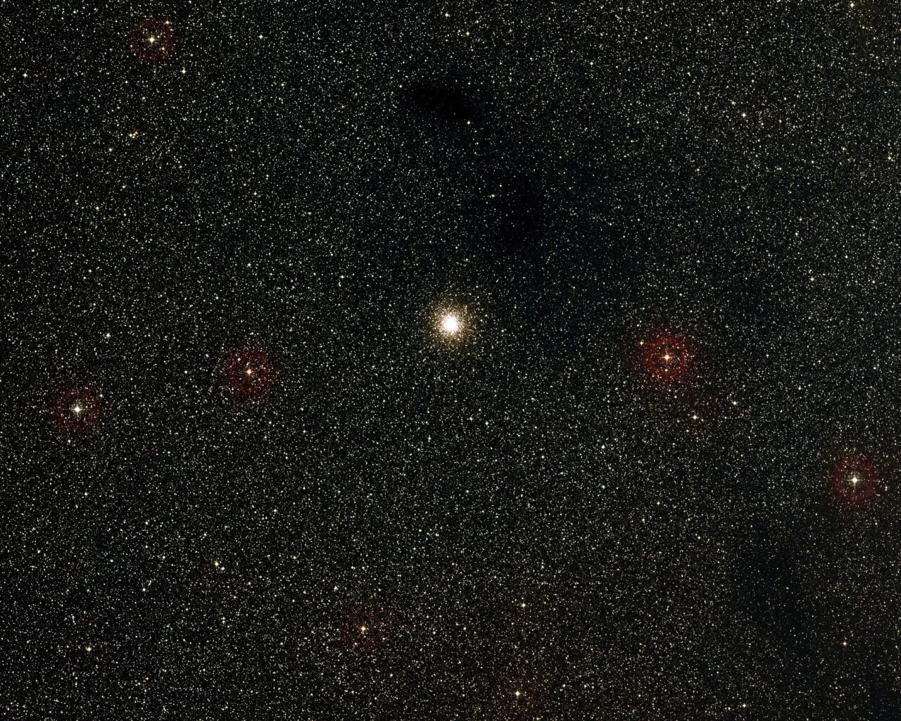 Северное созвездие 9 букв. NGC 6333. Messier 31. Messier 81 Wallpaper. Renault Cluster m0.