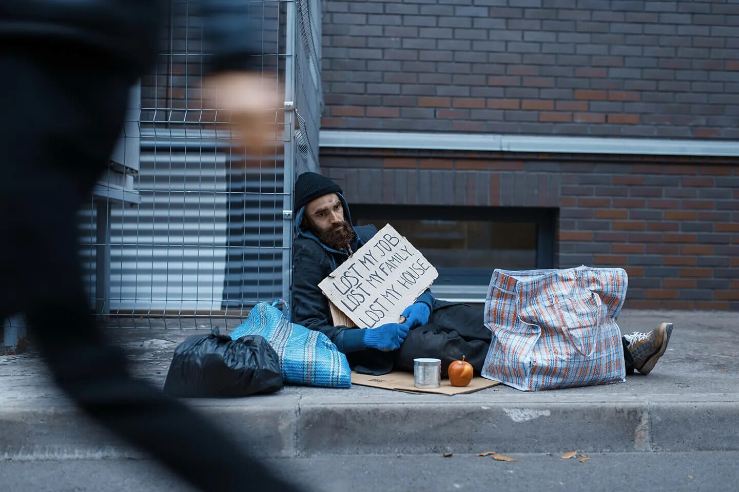 Бедность одиночество. Нищий бомж. Нищета и одиночество. Бедность одиночество. Сюрреализм одиночество.
