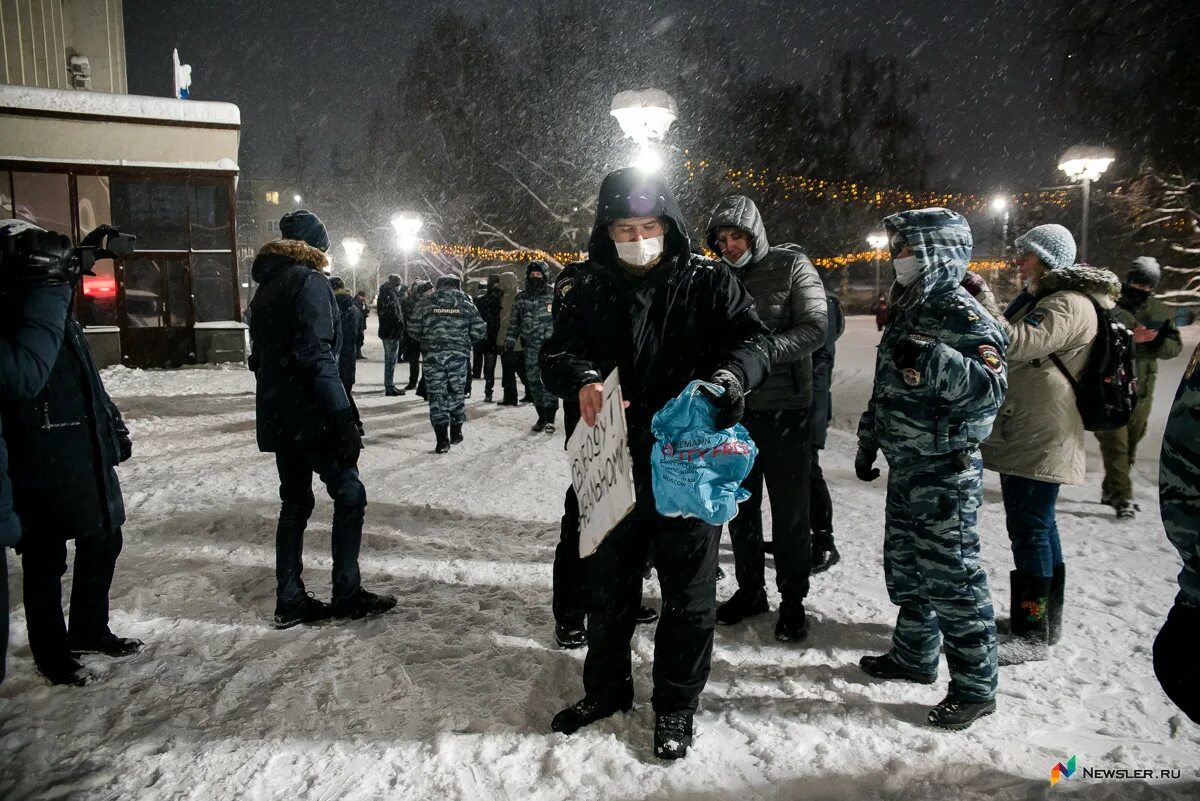 Митинг киров. Протесты в Кирове. Митинг Навального Киров. Митинг в Кирове сегодня. Митинг Киров 2022.