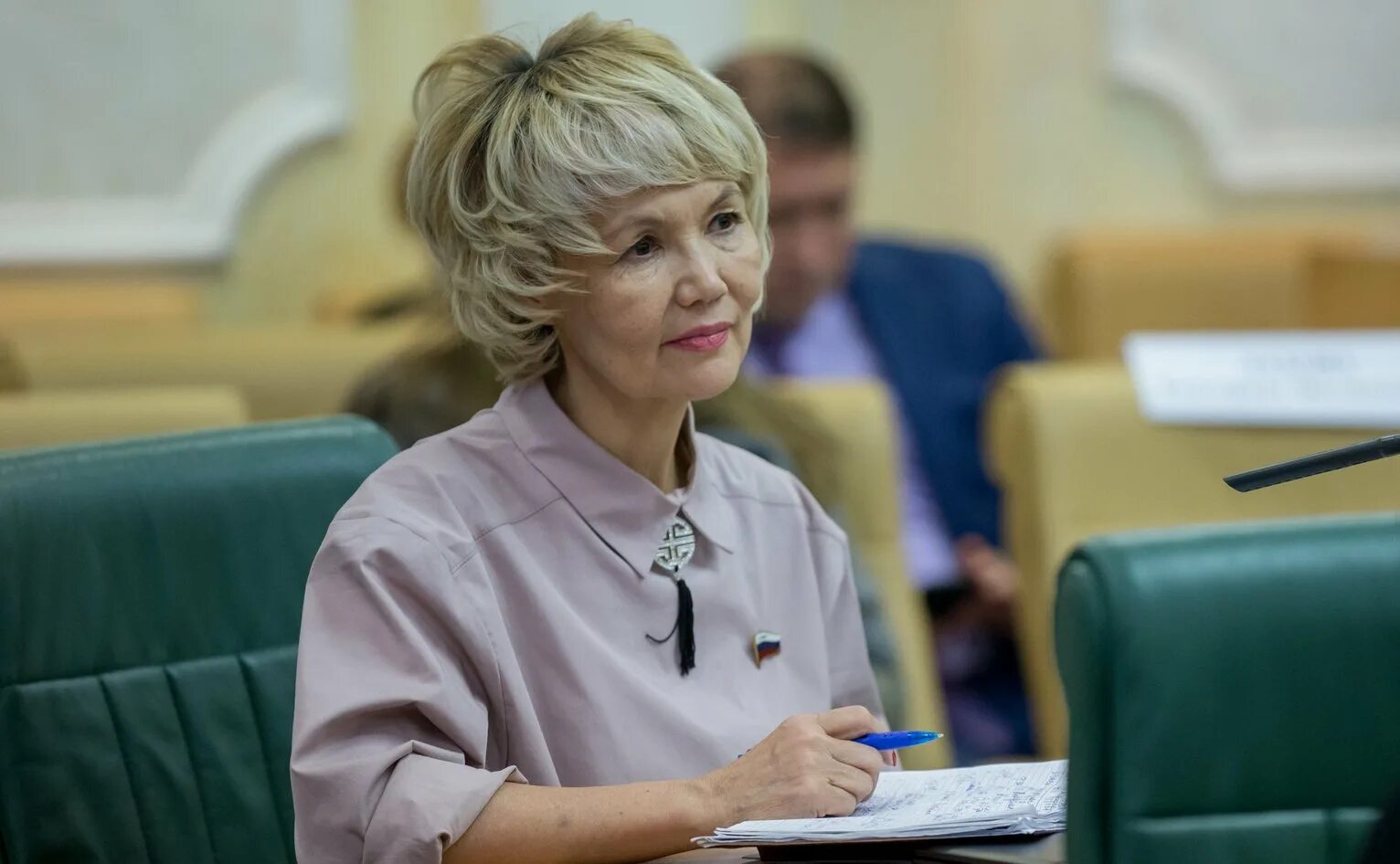 оюн дина ивановна сенатор тыва. оюн дина ивановна совет федерации. дина ивановна оюн в молодости. оюн дина ивановна. оюн сенатор.