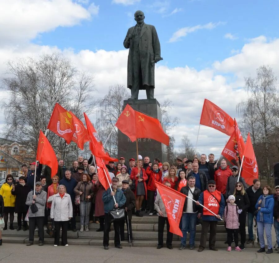 Митинг 22 апреля. Флаг вологодских коммунистов. митинги. заветам ленина верны. 24 апреля день рождения ленина.