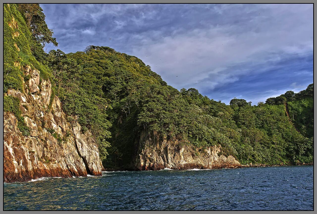 Коста рика северная. Кокосовый остров Коста-Рика. Национальный парк острова Кокос Коста-Рика. О Кокос Коста Рика. Национальный парк остров Кокос.