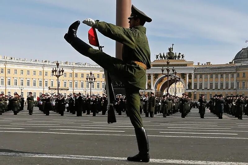 Организованная пешая колонна. Линейные на параде. Колонна на параде. Парад Дворцовая. 25 апреля 2017