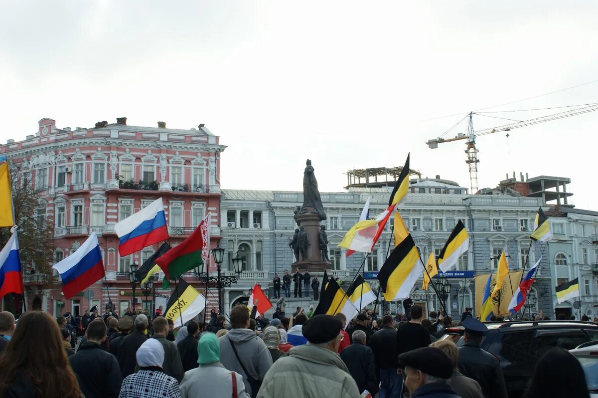 Почему одесса украина. Одесса русский город. Одесса русский город флаг. Русские в Одессе. Одесса с русскими флагами.