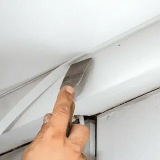 Монтаж вставки натяжного потолка