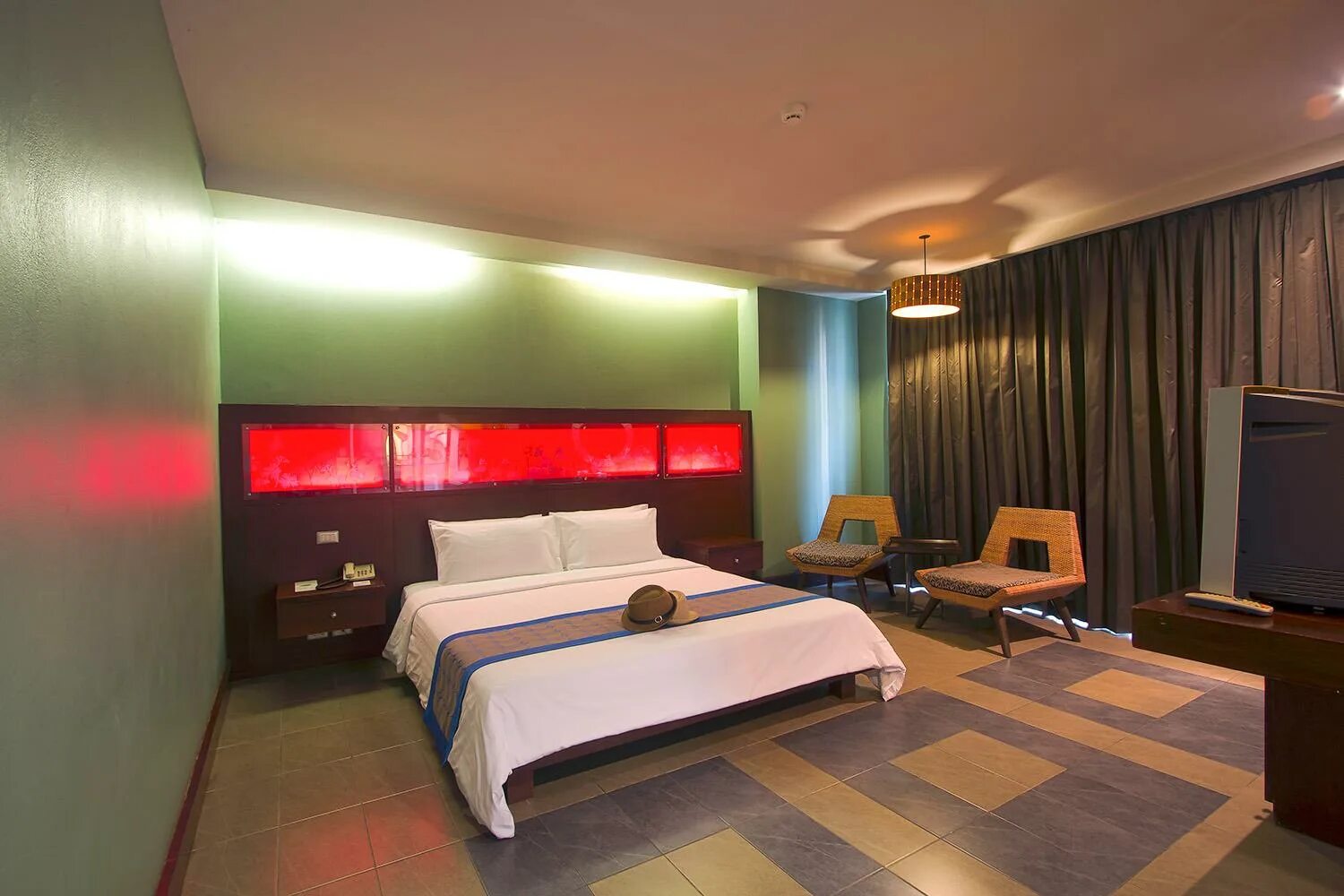 Long beach garden hotel spa 4 паттайя. Лонг бич гарден отель северная паттайя номер делюкс. тайланд паттайя номера отеля лонг бич. тайланд лонг бич гарден 4 виллы. long beach garden hotel &amp; spa 4 паттайя план отеля.