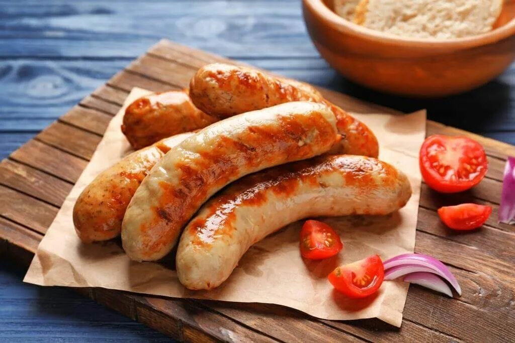 Купаты гурман. Купаты рубленные гарибальди. Колбаски балканские черкизово. Купаты чоризо. Сосиски братвурст.