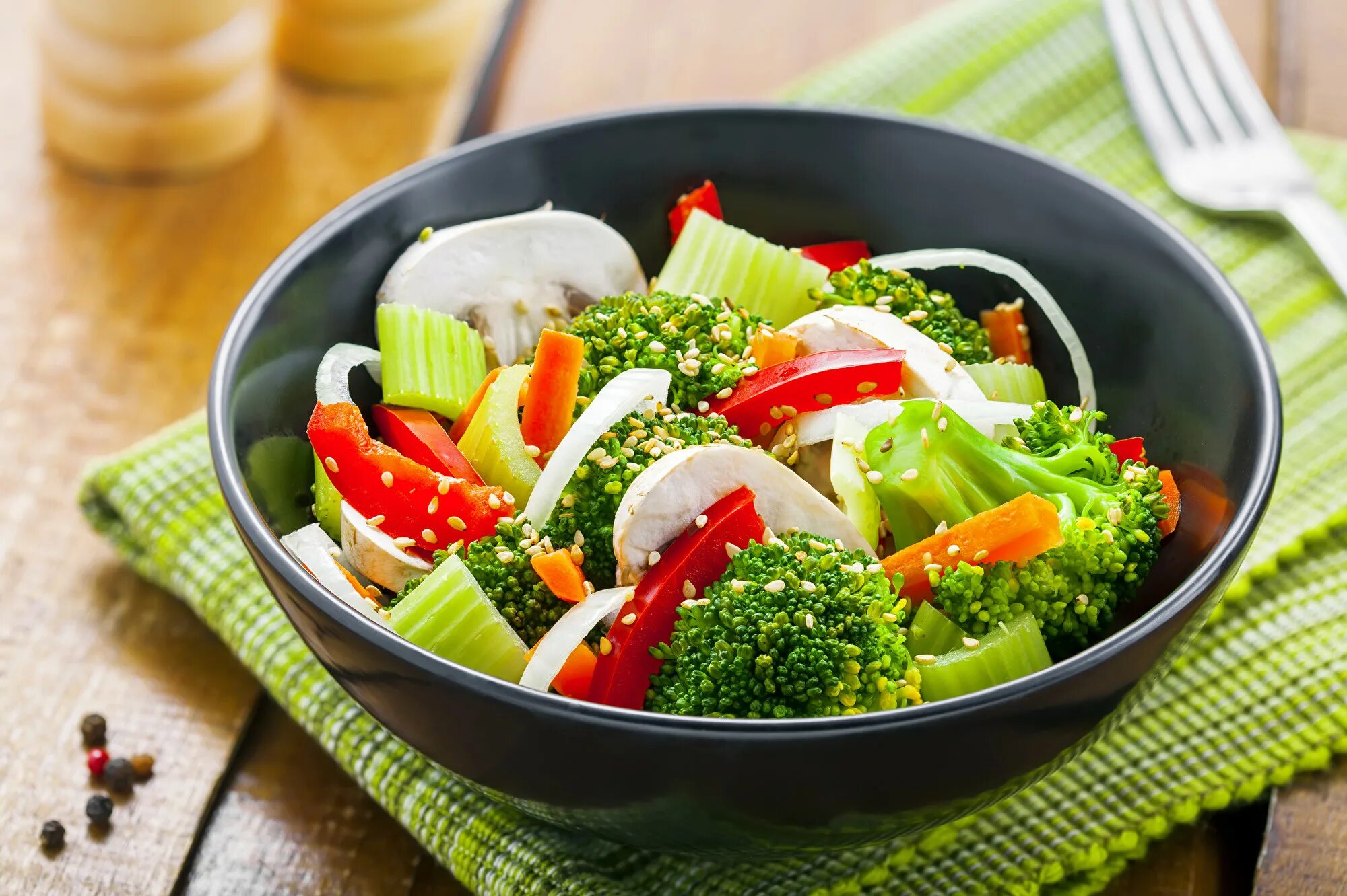 Mixed vegetables. Овощной гарнир. Овощи на пару. Овощи брокколи. Вегетарианское питание.