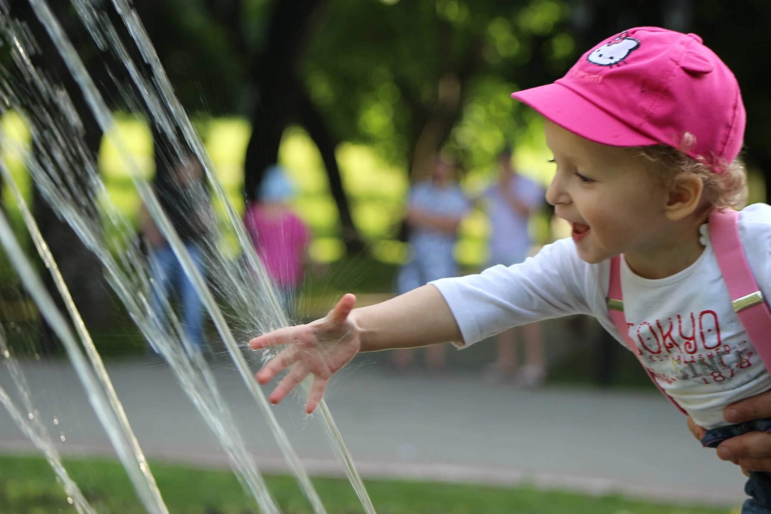 Child focus. В фокусе детство. Конкурс журналистких работ «в фокусе – детство». Фокусы для детей. Фокус картинка для детей.