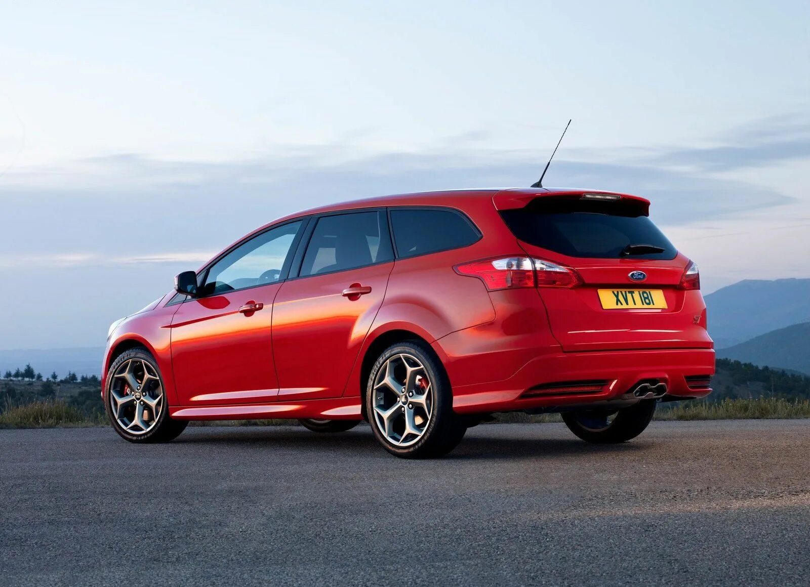 Фокус 71. Ford Focus 3 St Wagon. Ford Focus St 2017 Wagon. Ford Focus Wagon 2012. Ford Focus St универсал.