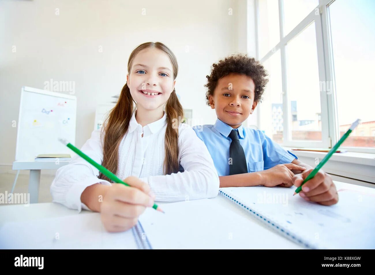 Картинки счастливые школьники биологи. Children's drawing, which we write gladly School 5k. My Happy School year gif.