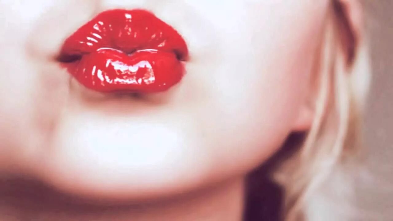 Потянуло губы. Женские губы. женские губки.
