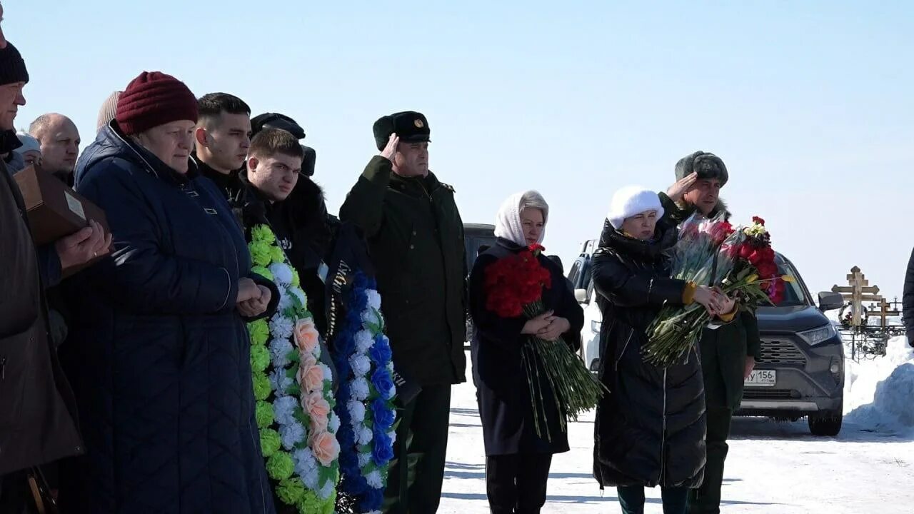 Савинова оренбург министр здравоохранения. Пострадавшие в больнице. Машины дорожников. Оренбуржцы фото. Пострадавшие в больнице.