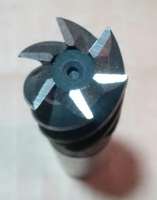 Набор твердосплавных фрез по дереву 35 шт vertextools 05-05-0535. Фреза 18 мм. Коронка по металлу (50 мм; hss) skrab 29350. Концевая фреза 10 мм по алюминию 2 режущие кромки. Концевая фреза 50мм 6 зубьев.