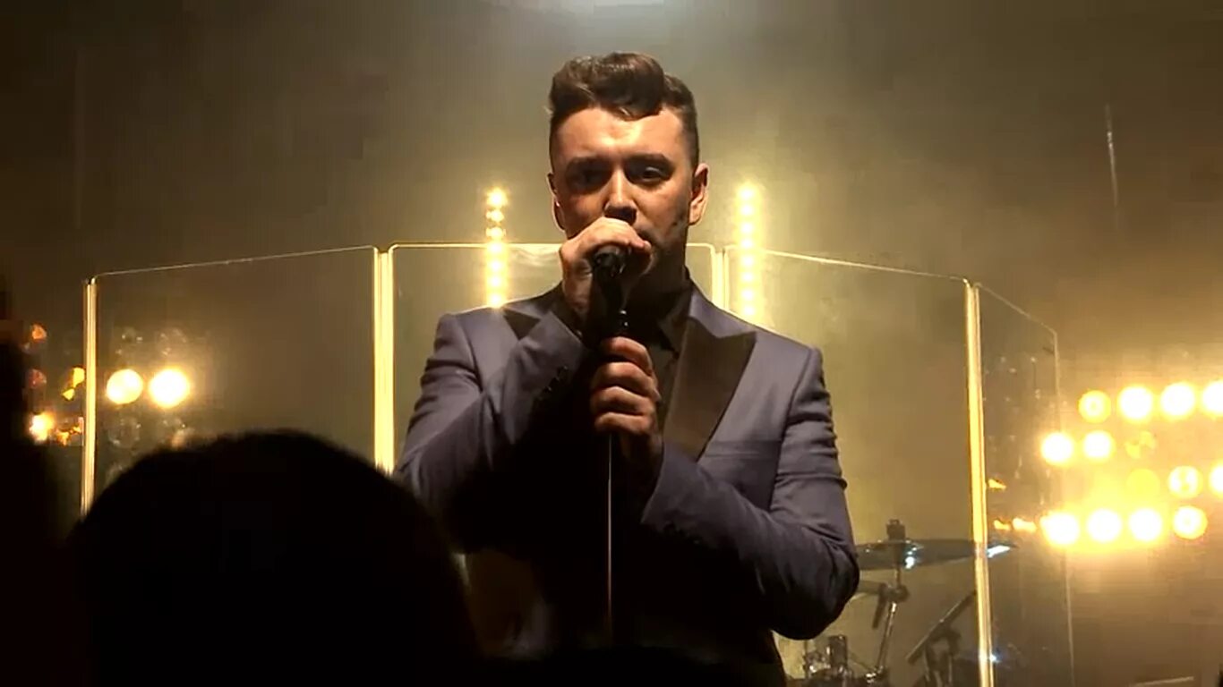 Сэм смит only. Сэм Смит im not the only one. Сэм Смит 2023. Сэм Смит концерт 2023. Sam Smith i'm not the only one обложка.