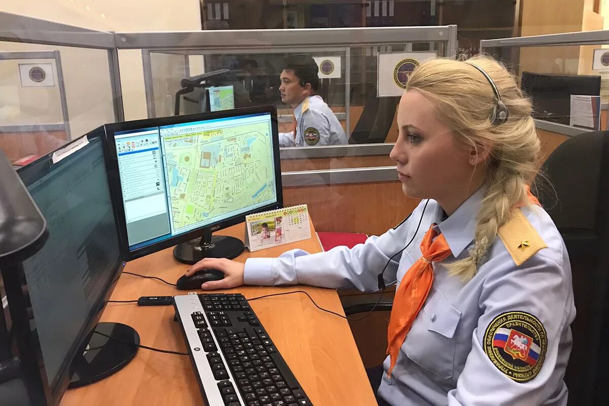 Уст завод миасс. Продавец консультант косметики. Фм ложистик восток электроугли. Профессия оператор эвм. Оператор миас.