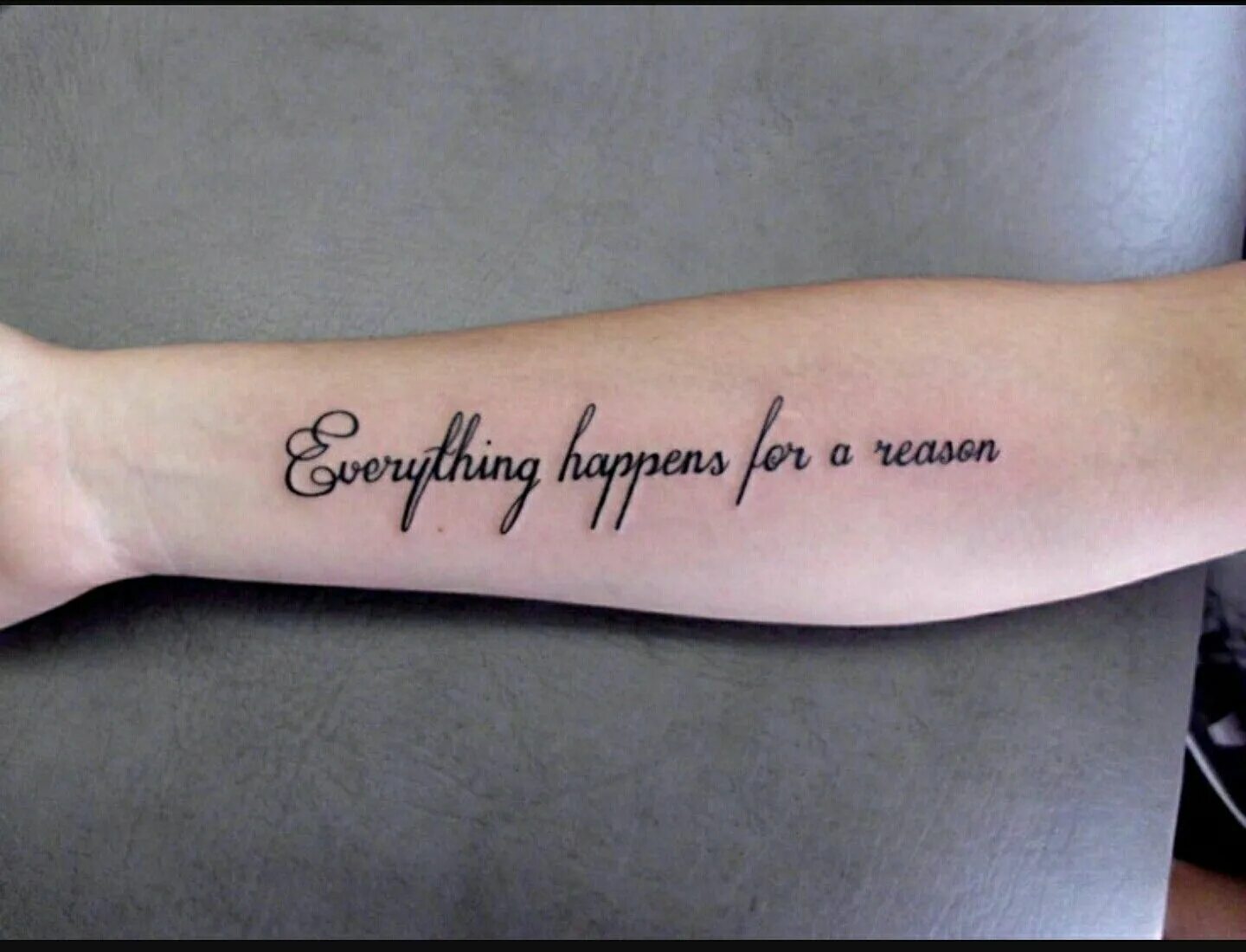 Everything happens for a reason тату. Татуха на руке beginning. Тату everything happens for the best. Everything happens for a reason тату на руке. Everything is a lot