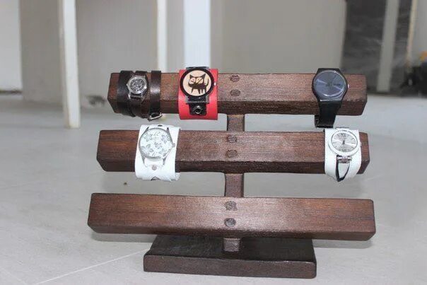 Подставка для ручных часов. Держатель для наручных часов из дерева. Подставка для ручных часов. Подставка для часов своими руками. Подставка из дерева для часов apple iwatch.